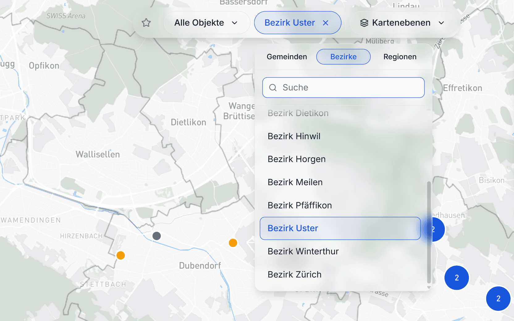 Nahaufnahme des geöffneten Gemeinde-Filters über der Karte